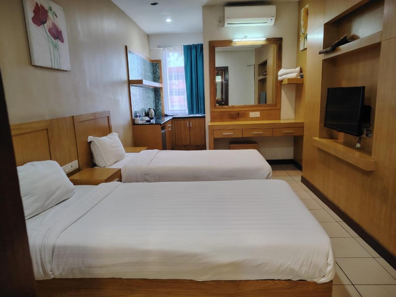 Fratini'S Hotel Labuan Ngoại thất bức ảnh