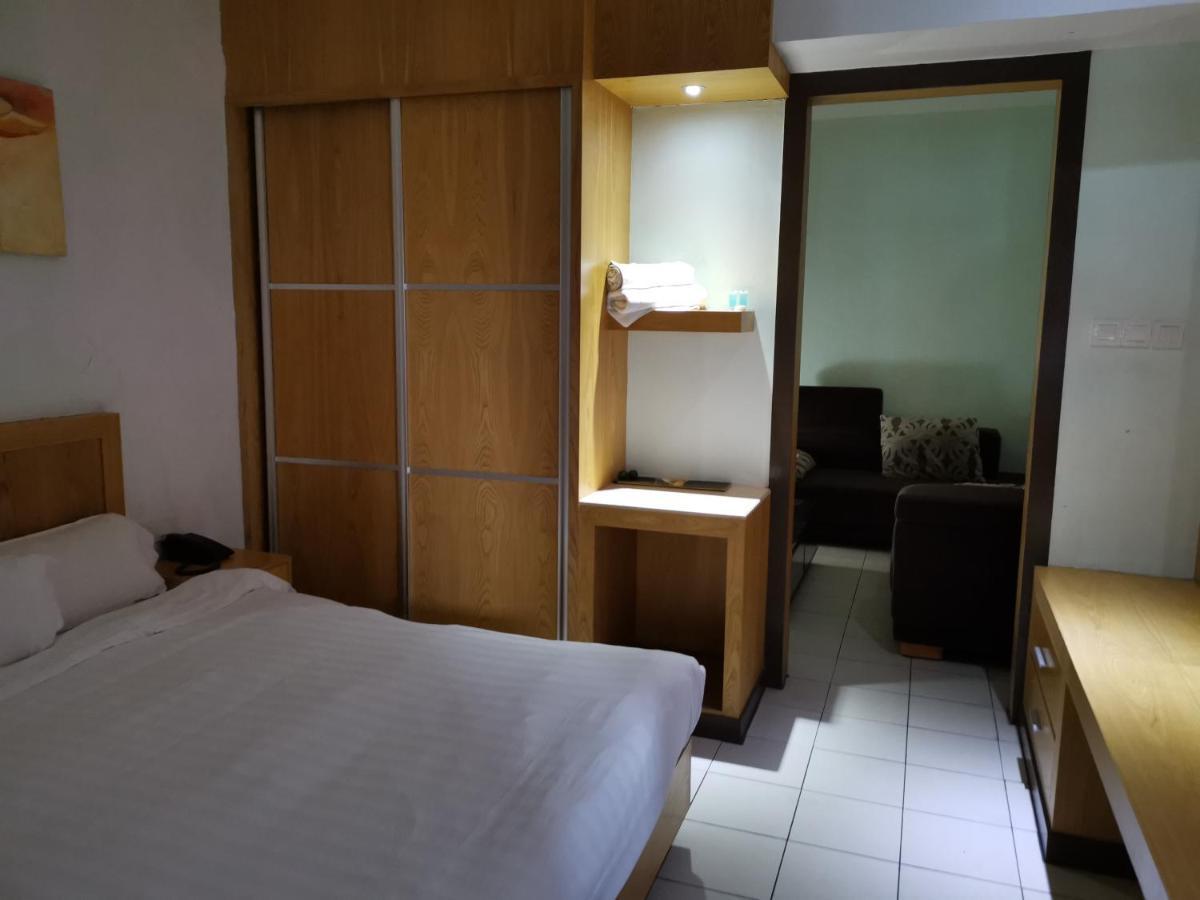 Fratini'S Hotel Labuan Ngoại thất bức ảnh